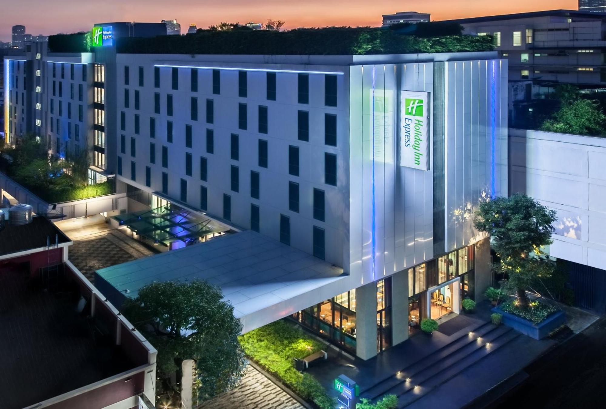 Holiday Inn Express Bangkok Soi Soonvijai By Ihg Dış mekan fotoğraf